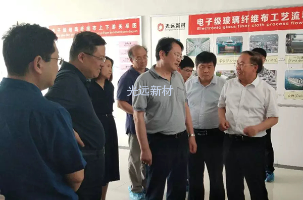 中国社科院直属机关党委常务副书记崔建民一行到公司调研